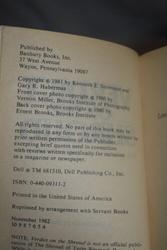 Verdict on the Shroud Kenneth Stevenson & Gary Habermas Banbury Paperback 1982 - Picture 3 of 5