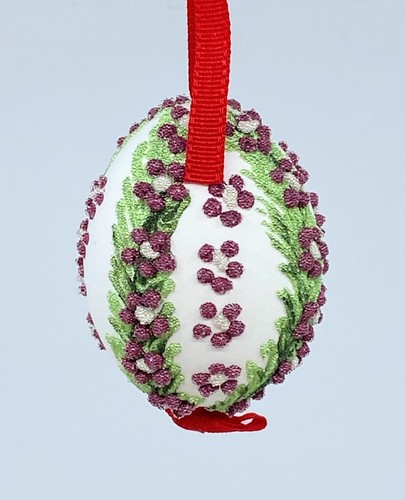 Easter Egg Ornament: Peter Priess Easter Egg; Beaded Floral Motif - Picture 11 of 11