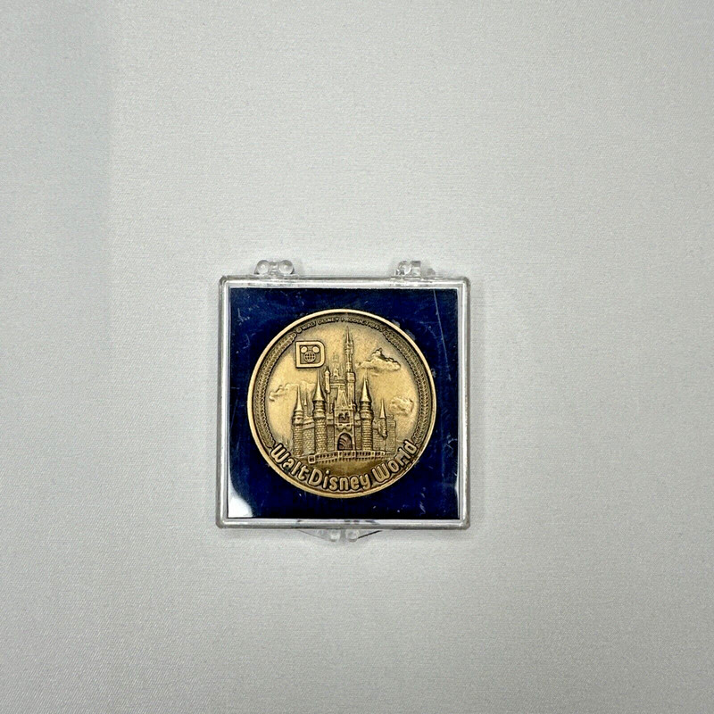 Vintage Walt Disney World Coin/Medallion 4 Lands, Main Street and Liberty Square