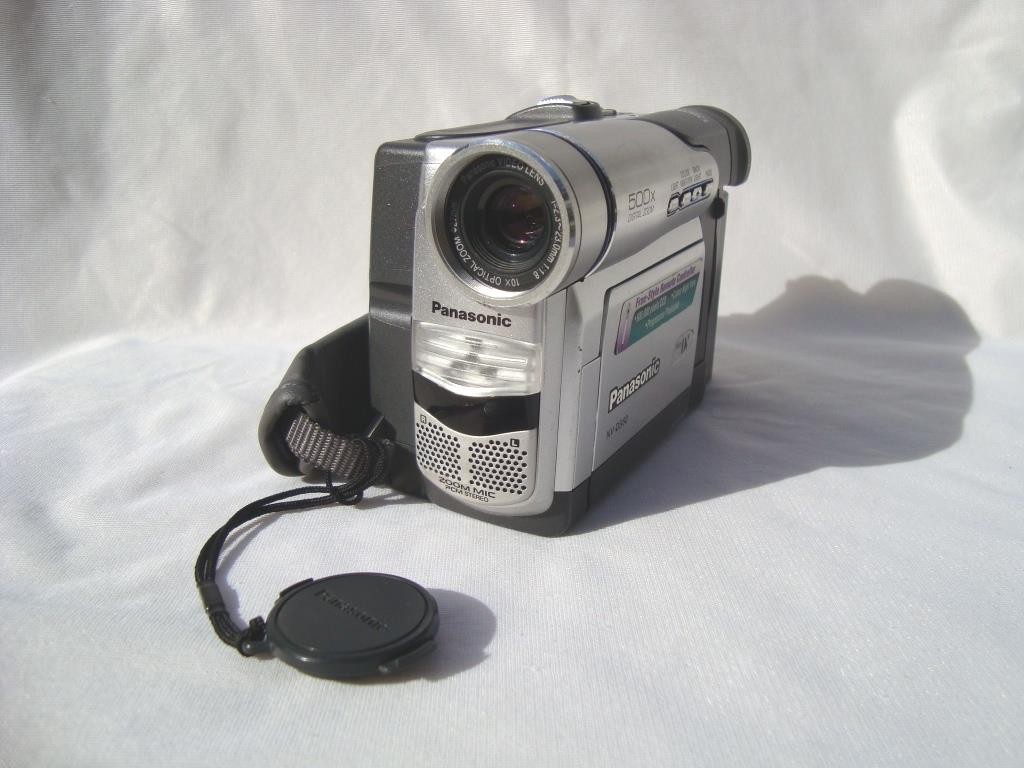 Panasonic NV-DS60EN Camcorder DS60 MiniDV. AV-in, DV-in. Exclnt cond.1-yr warnty