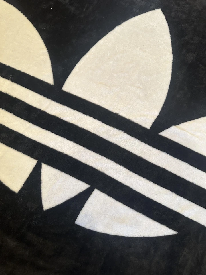 RARA Adidas Trifolio Grande Logo Polar Manta Negro Blanco Originales 60x48 Foto 3 de 4
