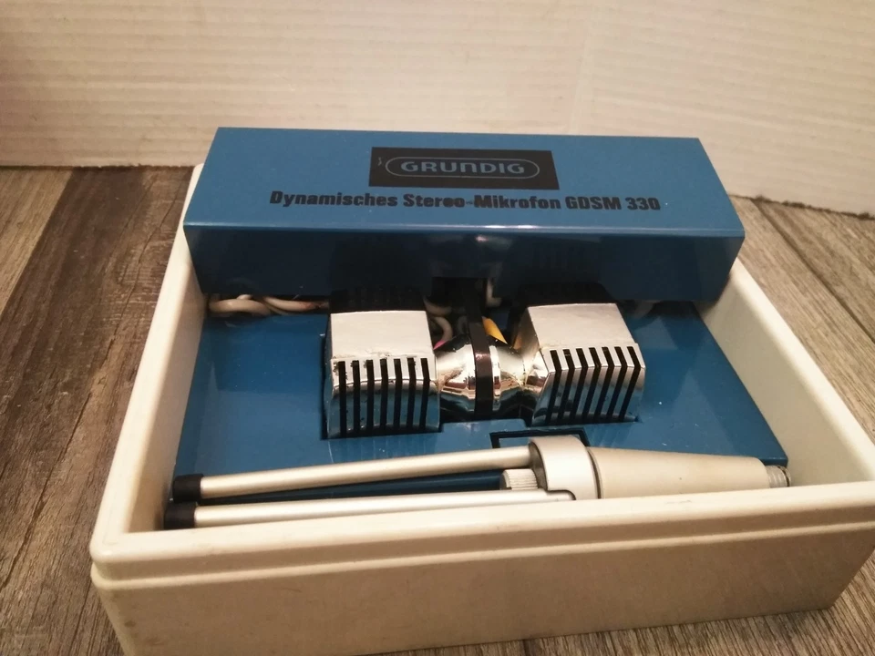 De colección. Grundig GDSM 330 micrófono dinámico estéreo Foto 3 de 4