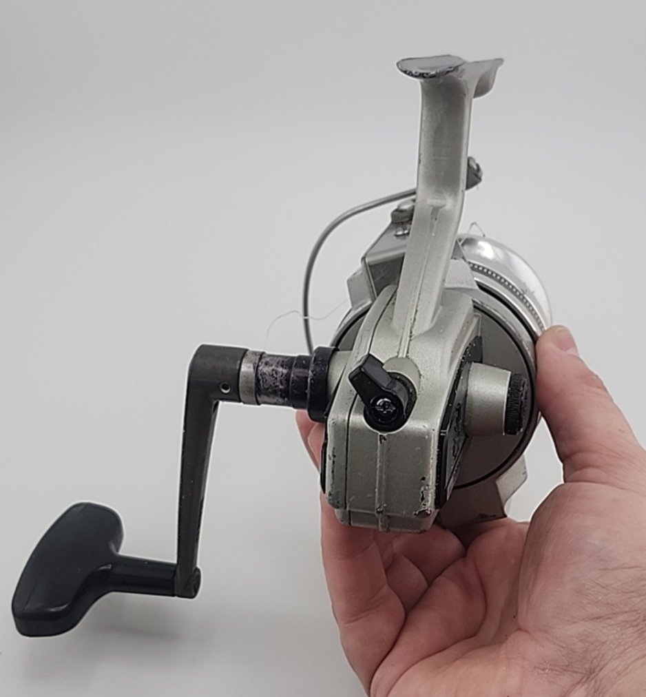 Vintage Daiwa Salt Water Spinning Reel - Model 7000X Silver Series