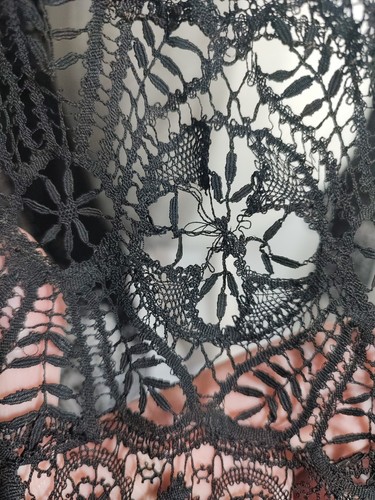 🌸*Antique* *Victorian* Black Cape Hand Made Fine Black Bobbin Lace Mantle 🌸 - Picture 21 of 23