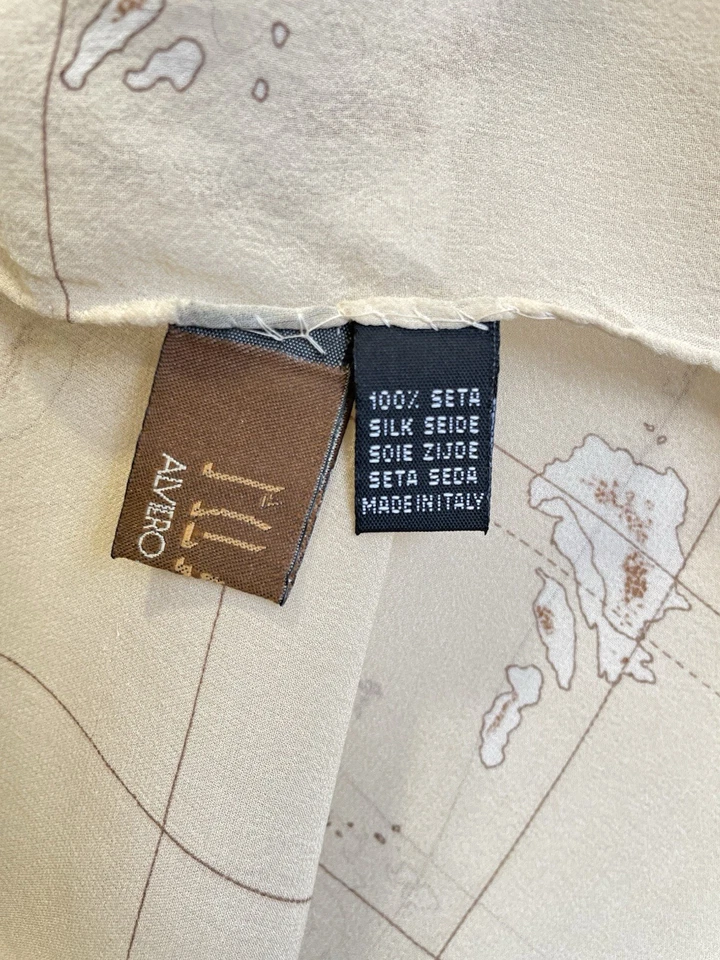 H30#Alviero Martini 1A Classe Bufanda de Seda Beige Estampado Mapa del Mundo Hecho en Italia Foto 4 de 4