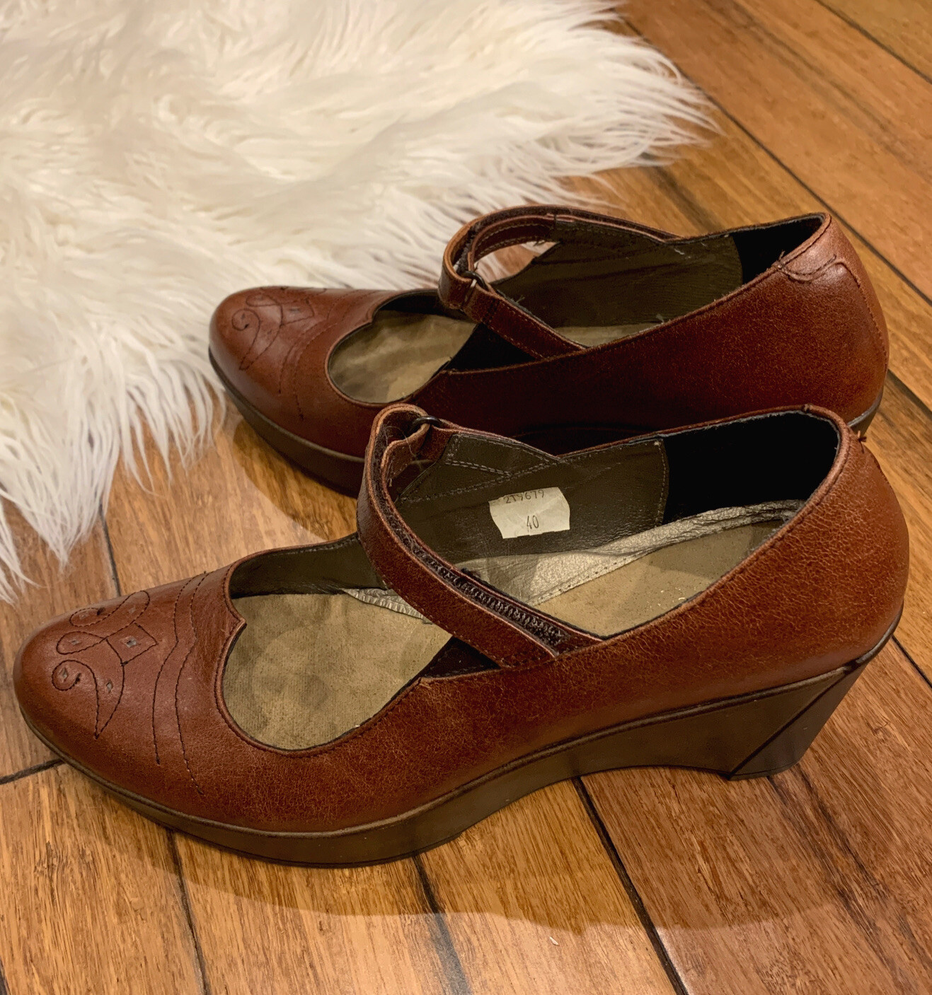 Naot Mary jane Brown Close Toed Leather Wedge Shoes … Gem