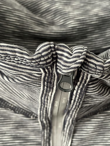 Zella Top Run Size 2XL Stripe 1/4 Zip Pullover Reflective Trim Thumb holes Gray - Picture 6 of 11