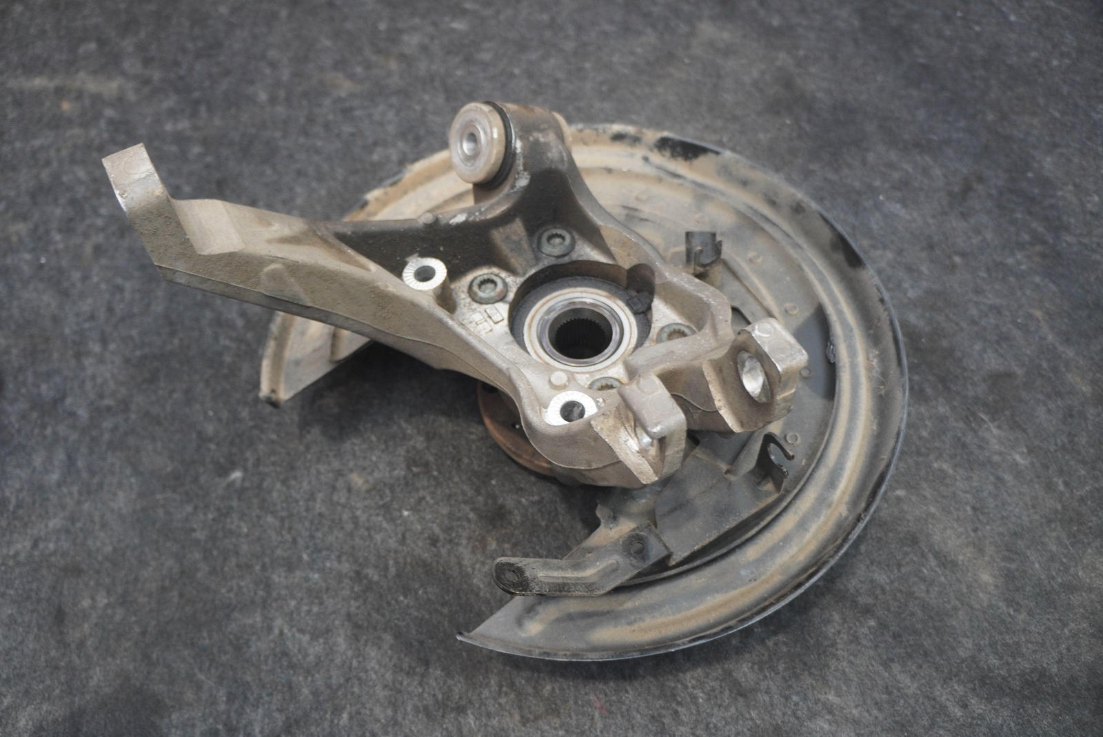 Rear Right Spindle Knuckle Wheel Hub 3W7505436E OEM Bentley Continental GTC 2016