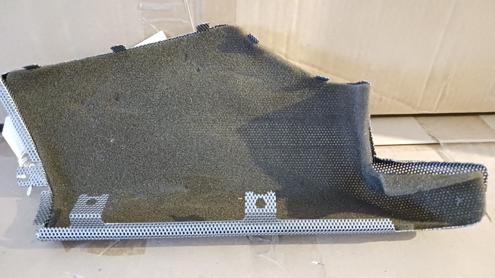 Aston Martin GRILLE-RADIO SPKR LH - 9G43C18979CA