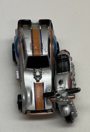 Micro Machine 1986 Plymouth Arrow Dragster /Thunder & 1987 Guzzi ElDorado moto - Picture 9 of 9