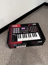 Akai Professional MPK25 MIDI Keyboard (Ableton Lite included)[No USB Chord]
