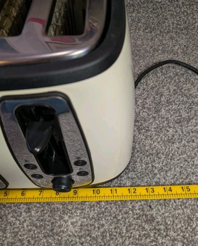 Russell Hobbs 18369 Heritage Cream 4 Slice Toaster RRP 99.99 - Picture 13 of 15