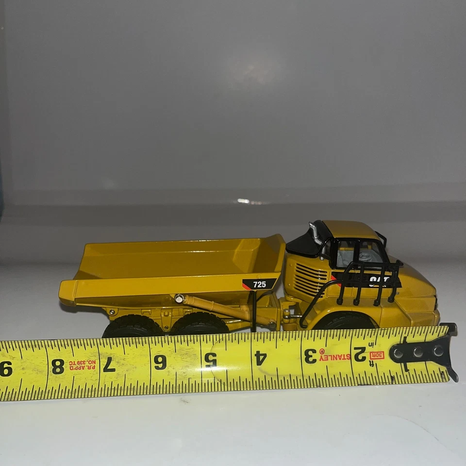 Norscot/Diecast Masters CAT 725 Articulated Dump Truck & CAT 988H Wheel Loader - Image 3 of 4