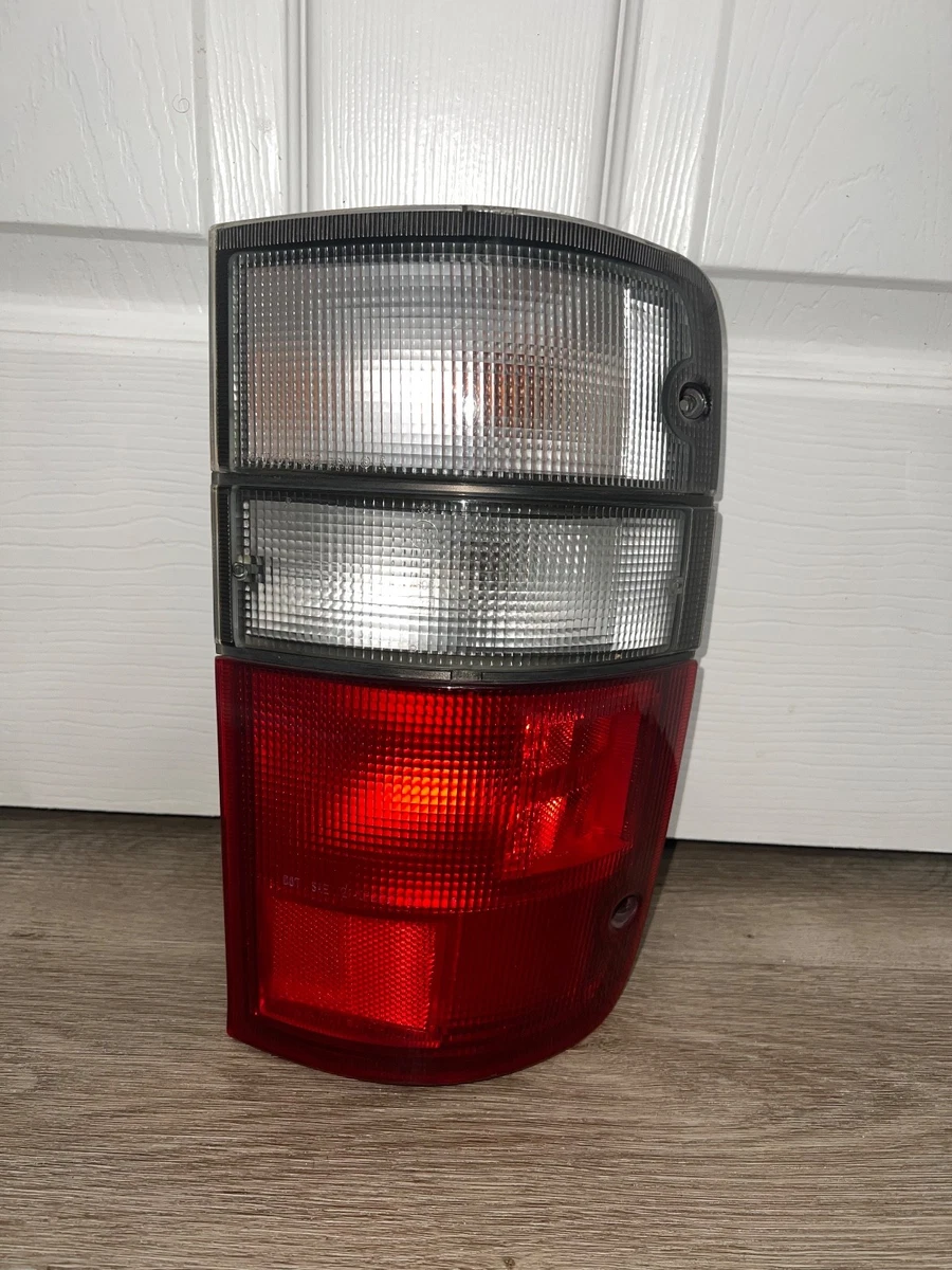 Genuine ISUZU Rear Tail Lamp Rh(Passenger Side) NPR NQR NRR Genuine ISUZU Rear Tail Lamp Rh(Passenger Side) NPR NQR NRR