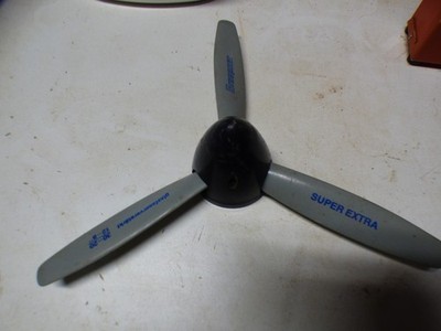 Graupner 3 Bladed Prop & Spinner 12 -8
