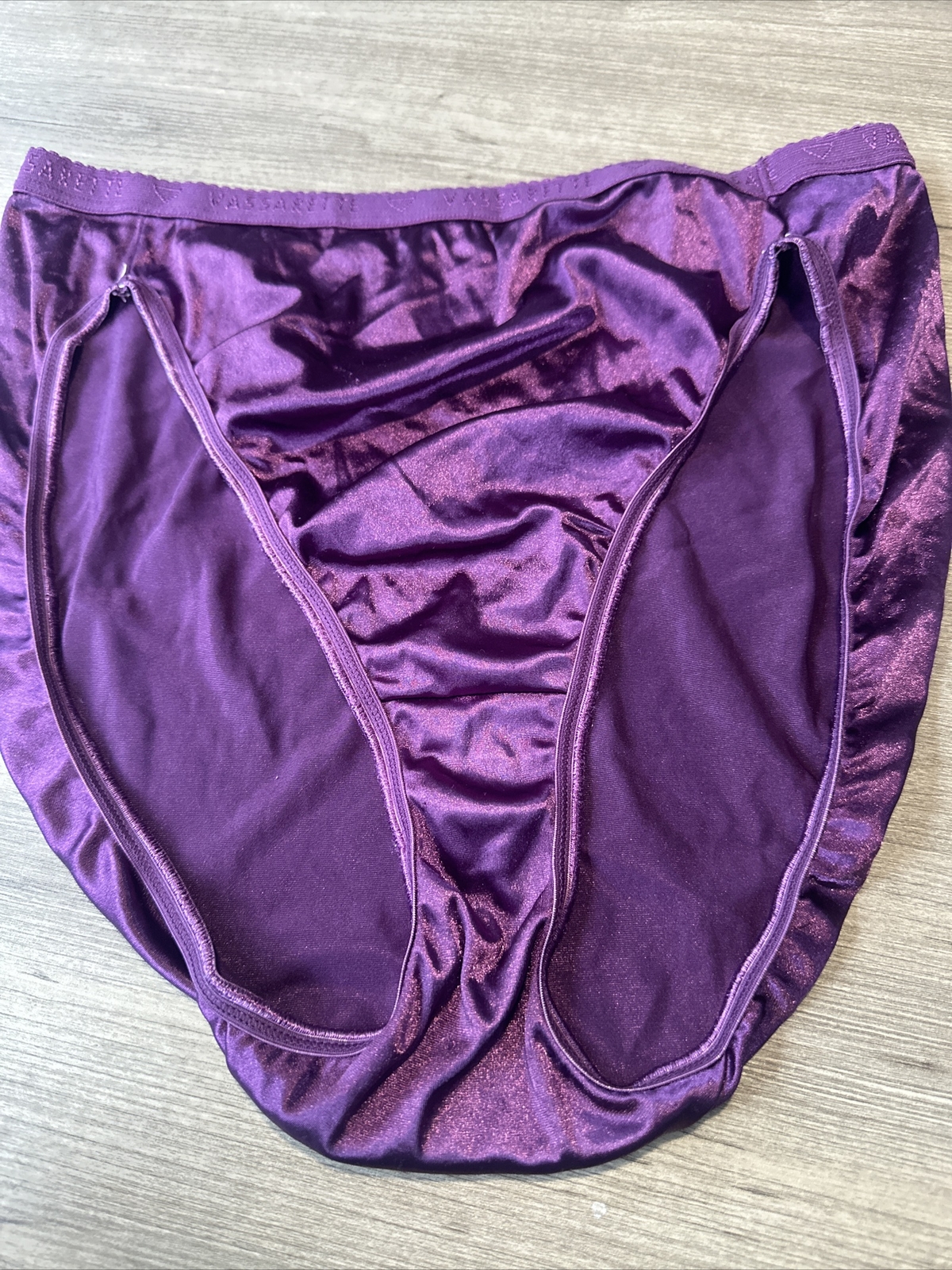 Vtg Vassarette Second skin Sissy Hi Cut Stretch Satin Shiny 8 Panties