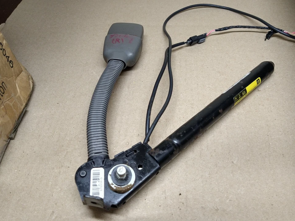 Chevrolet Express 1500 2006 cinturón de seguridad del pasajero delantero hebilla color 93 W, tostado Foto 3 de 4