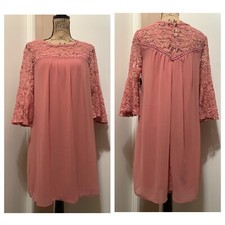 LUXOLOGY WOMANS SZ S LACE TRIMMED LIGHT PINK BELL SLEEVE DRESS NWT