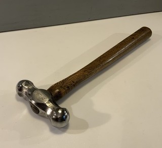 VINTAGE 1 LB DOUBLE ENDED METAL WORKERS PLANISHING HAMMER WITH ASH HANDLE