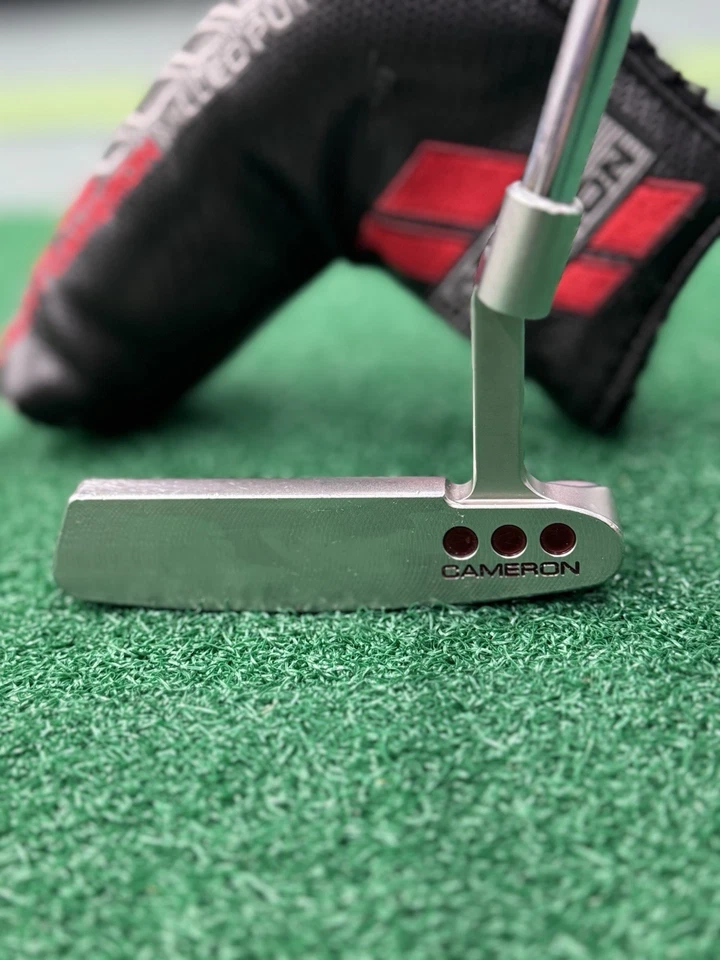 Putter Scotty Cameron Studio Select Newport Titleist 35 ¡Con extras! Foto 2 de 4