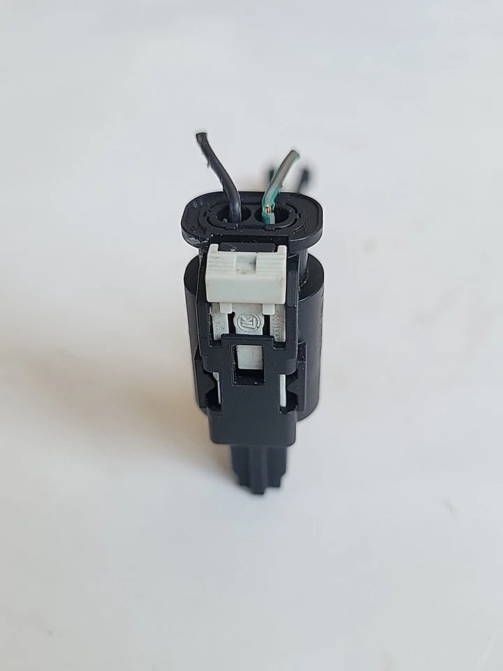 Chevy Blazer 2019-2023 2,0 L tracción delantera líquido de frenos palanca indicador sensor de control OEM Foto 4 de 4