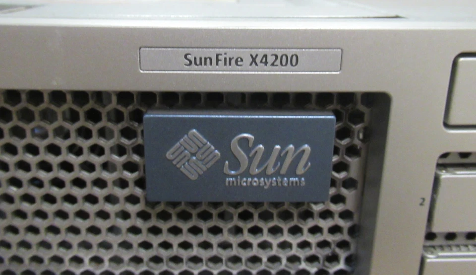 Sun SunFire X4200 2U Rack Mount Server 2x AMD Opteron 252 2.6Ghz,4Gb Ram 2x HDD - Image 2 of 4