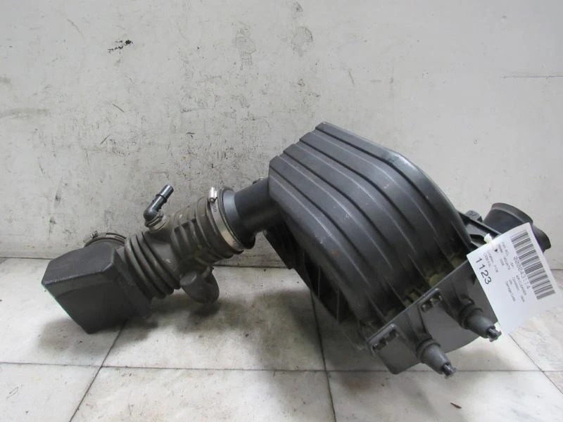 04 05 MERCURY MOUNTAINEER Air Cleaner - Image 3 of 3