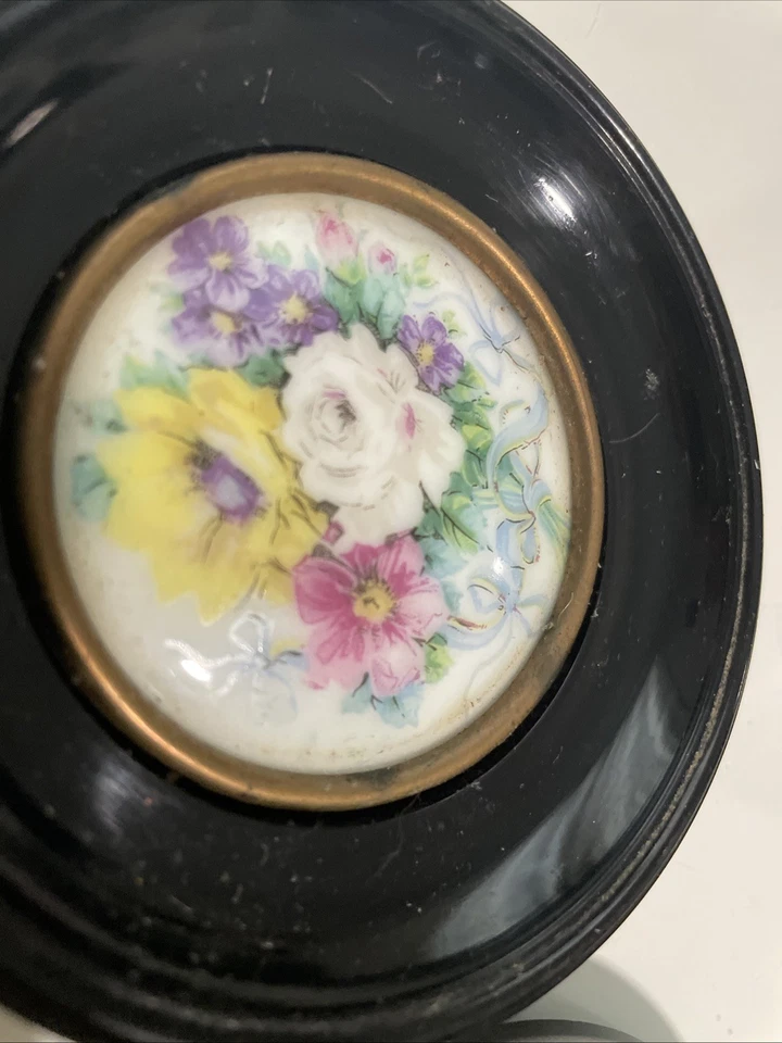 Lot 2 Anciens Petit Cadre Rond Médaillon en Porcelaine de Limoges Goumot Labesse - Photo 2/4