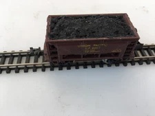 Custom Union Pacific Ore Car 8025   N  Scale Trains