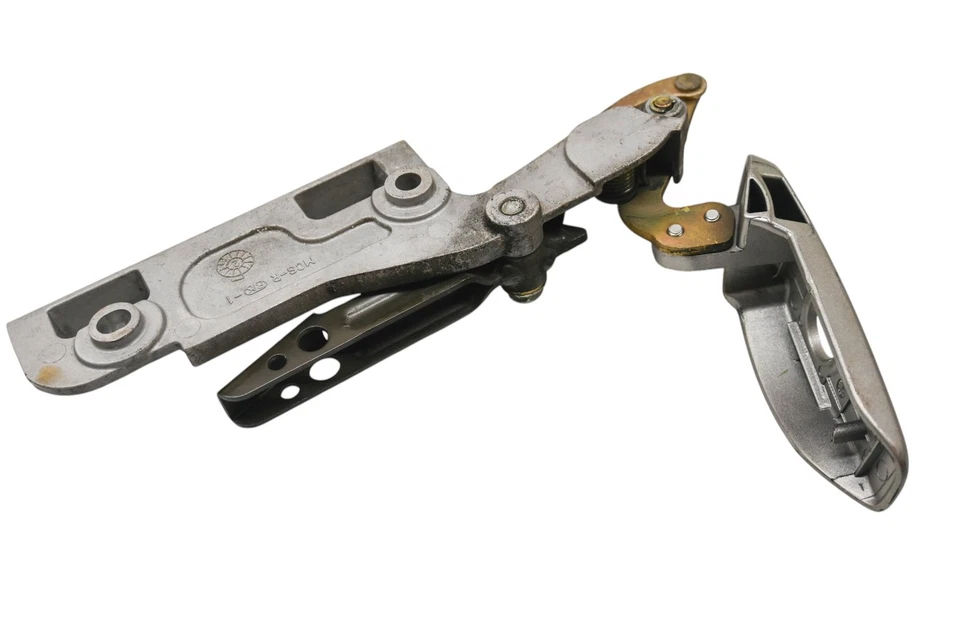 04 Montaje y palanca de soporte de bolsa de sillín derecho Honda ST1300 Foto 4 de 4