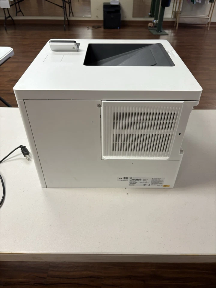 Impresora empresarial HP M553 color LaserJet Foto 2 de 4