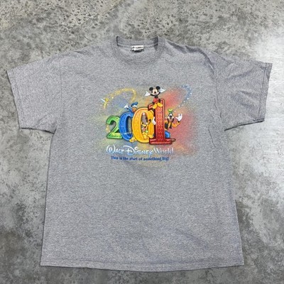 Vintage Walt Disney World Shirt Mens XL Gray 2001 Mickey Goofy Donald Pluto Tee