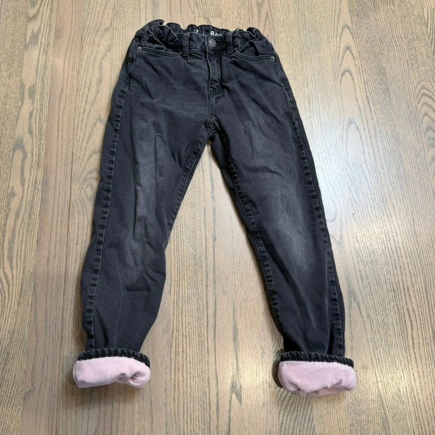 Pantalones de mezclilla Gap Girlfriend talla 8 negros lavados cintura ajustable forrados de vellón Foto 2 de 4