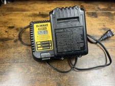 DEWALT DCB205 20V 5AH BATTERY WITH CHARGER