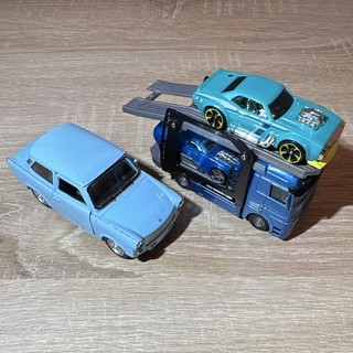 LKW Welly 43654 Trabant Hot Wheels Horseplay