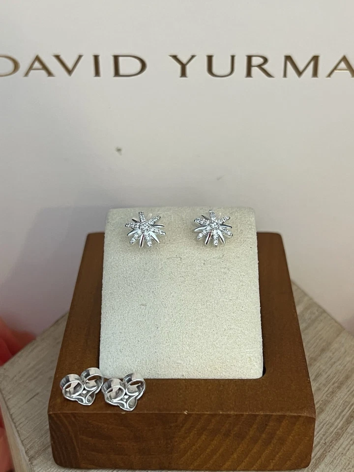 Pendientes David Yurman de diamantes Starburst de plata de ley .925 de 10 mm Foto 2 de 4