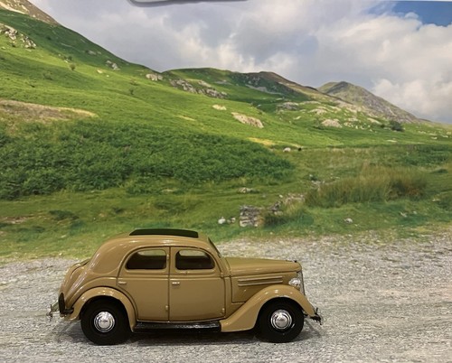 Matchbox Dinky DY5-C 1950 Ford V8 Pilot Saddlewood Boxed - Picture 17 of 24