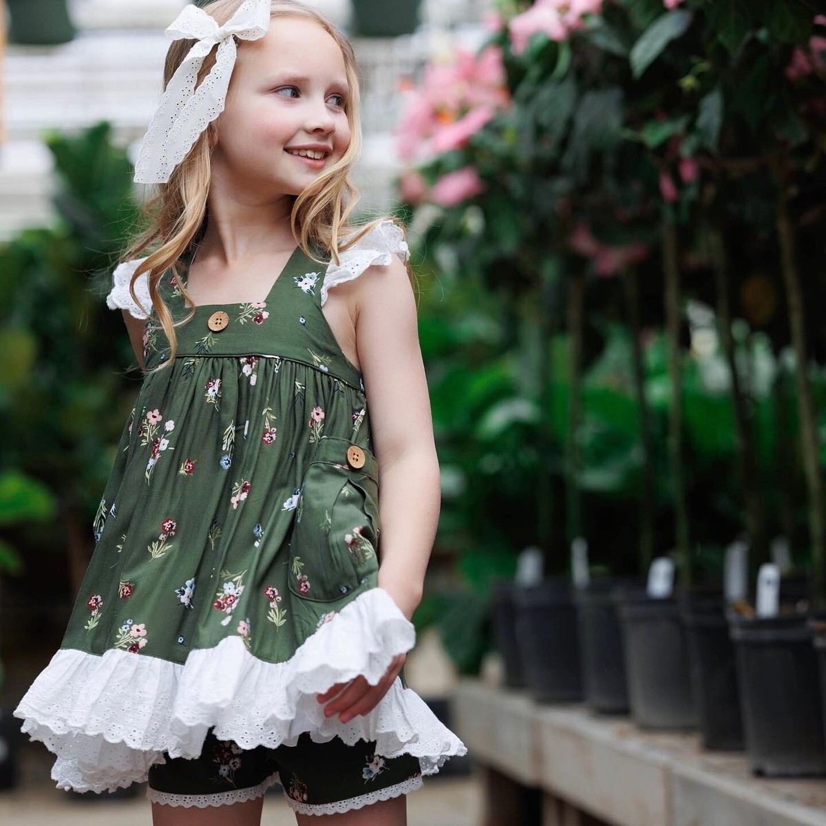 Girls WDW Well Dressed Wolf Greenhouse Aunt Heart Size 12 years NWT
