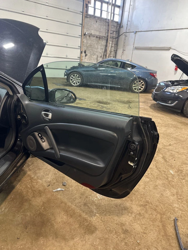 Used Front Right Door Assembly Front fits: 2007 Mitsubishi Eclipse Coupe Front R - Изображение 4 из 4