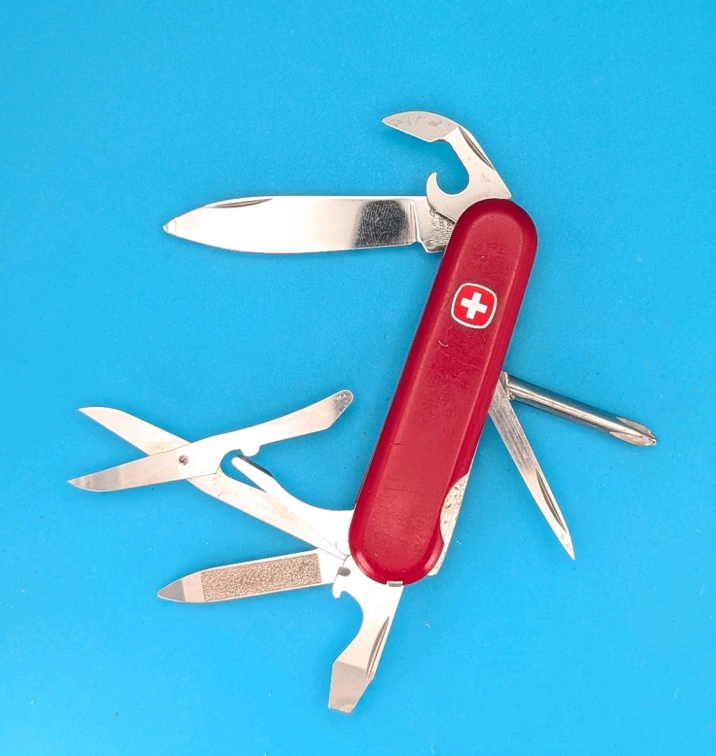 Vintsgr Wenger Classic 16 Red Swiss Army Knife Multi Tool!