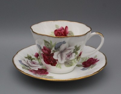 ROYAL HERITAGE Bone China Red White Roses Floral Gold Gilt Swirl Teacup & Saucer