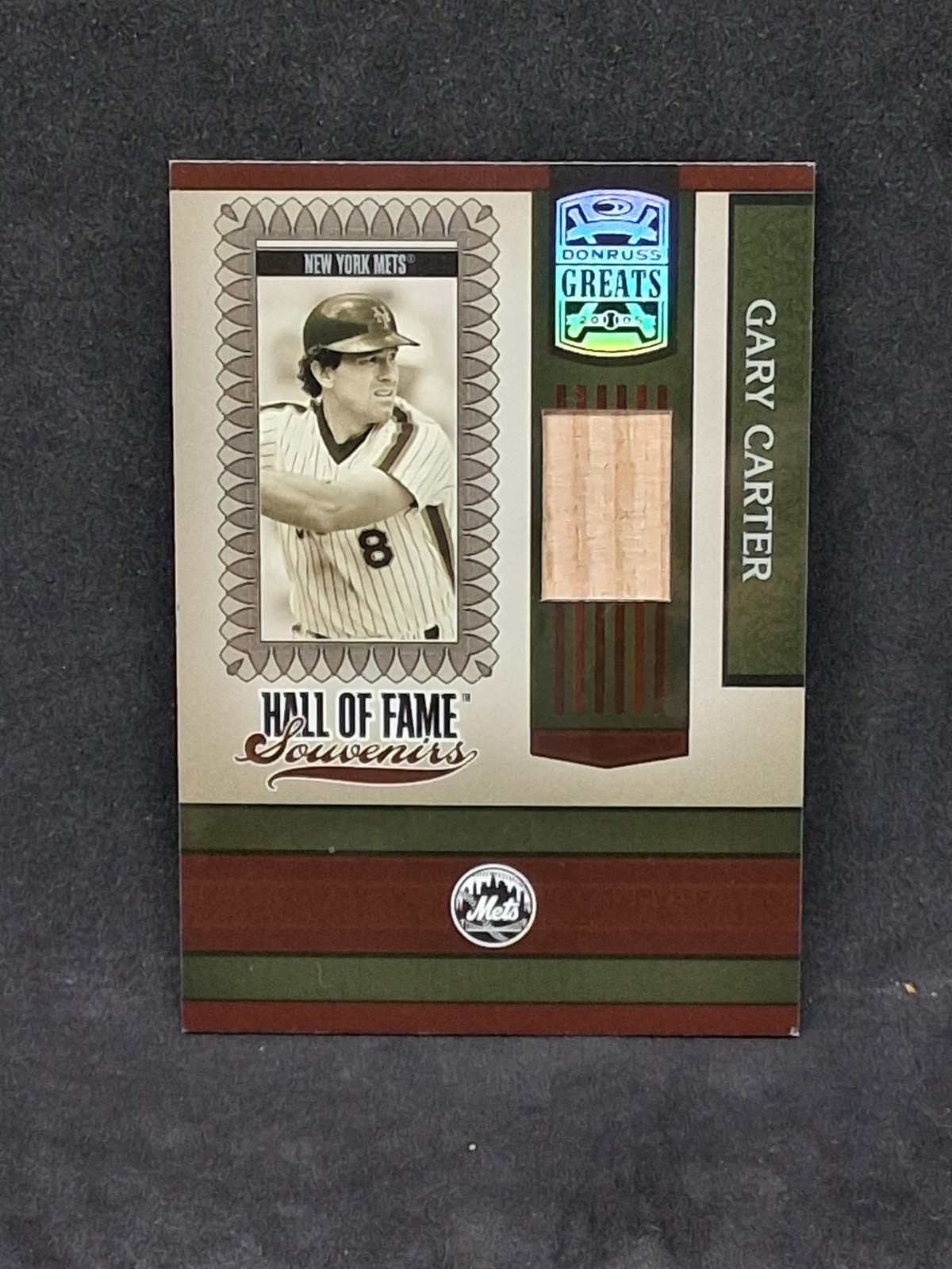 2005 Donruss Hall of Fame Souvenirs Gary Carter #HOFS-16 Bats (HOF)