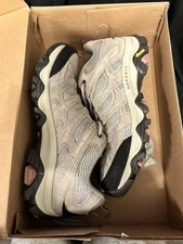 Merrell Women’s Size 9.5 Wide MOAB 3 Aluminum Beige Pink J036346W