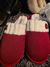 SERRA Women  s Slip-On Slipper Faux Fur Lined Red/White Button 7.5