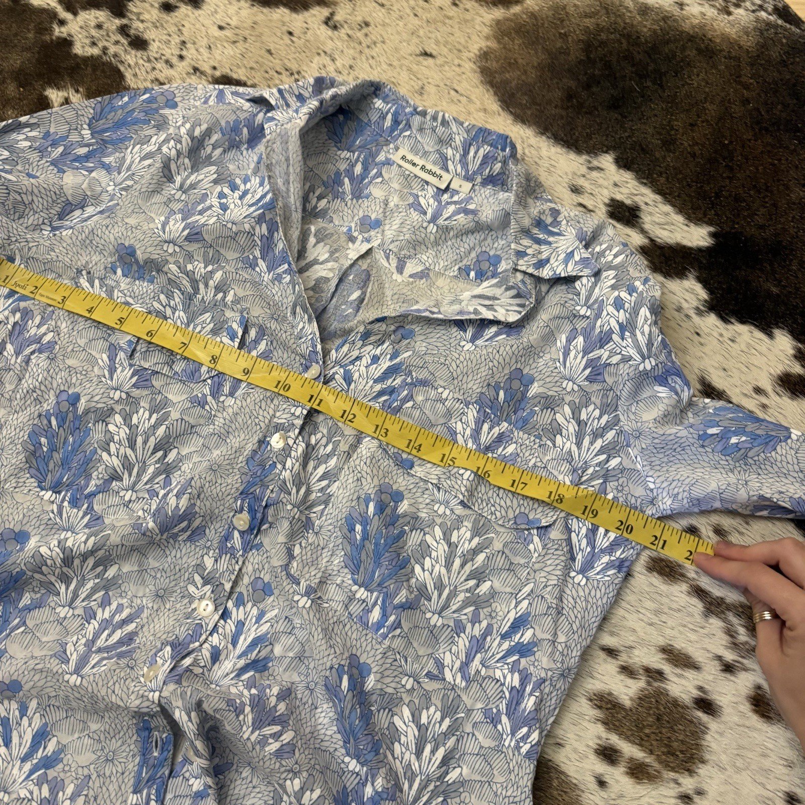 Roller Rabbit Guy Button Down Cotton Printed Shir… - image 8