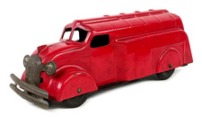 VINTAGE ORIGINAL 1937 RED WYANDOTTE PRESSED STEEL GAS TANKER TRUCK 10.75"