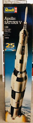 Revell 04805 - Apollo: Saturn V 1:96 - 25th Anniversary 1994 