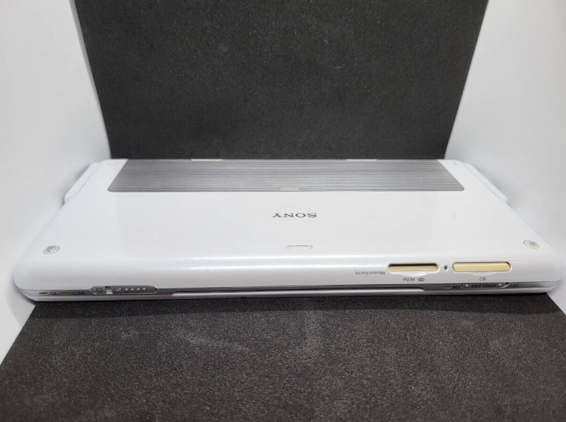 SONY VAIO type P VGN-P70H White RAM 2GB Intel Atom Z520 1.33 GHz