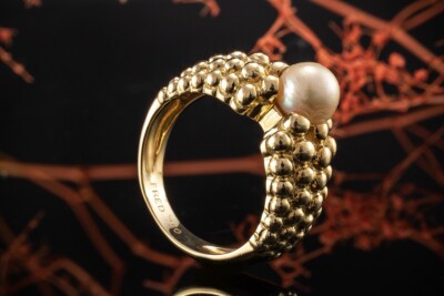 Fred Paris Designer Ring mit Zuchperle im Kugeldesign in 750er Gelbgold Schmuck
