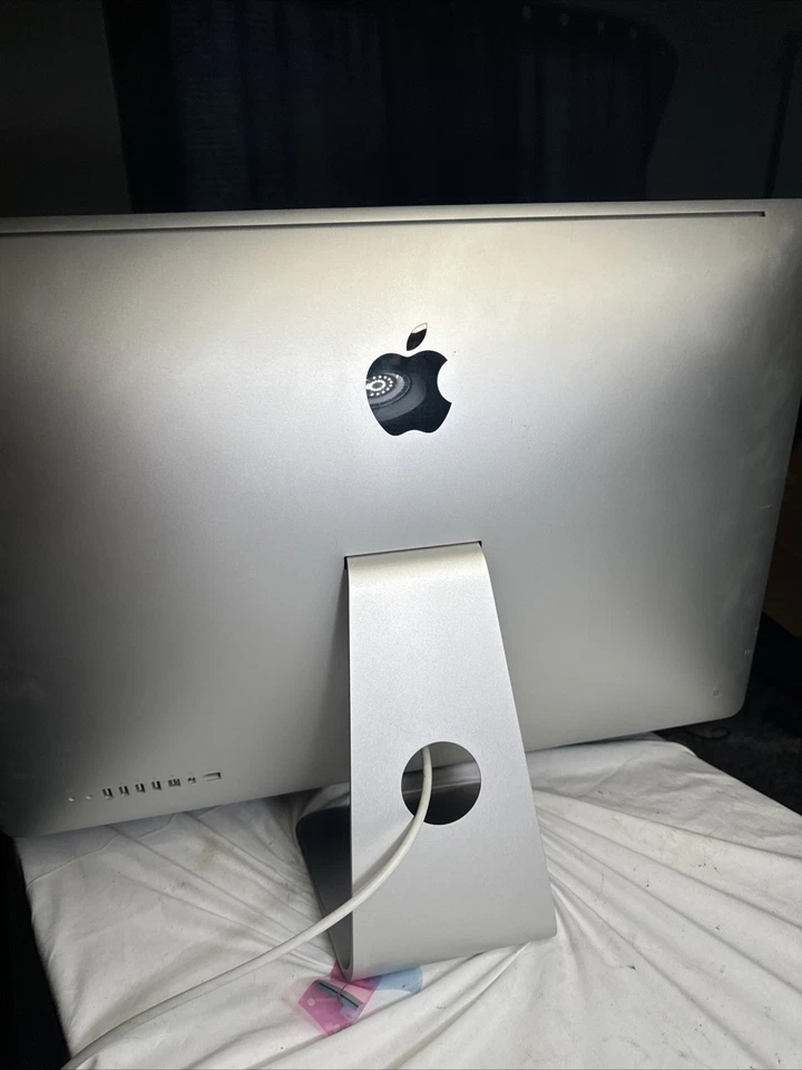 Apple iMac A1312 27 inch (Intel Core i5 2nd Gen. Desktop - Image 4 of 4